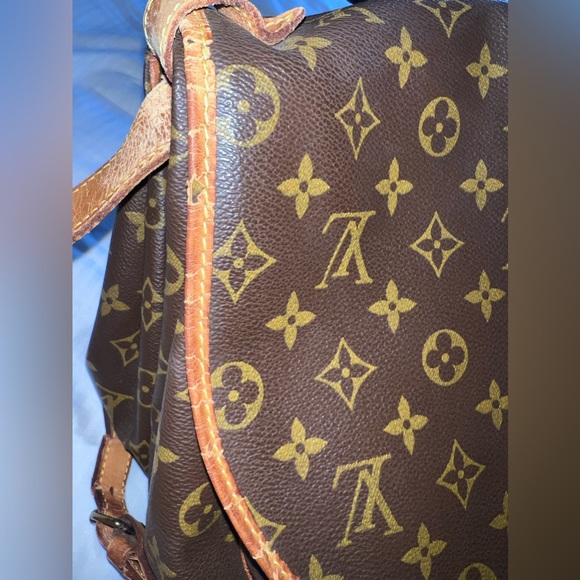 Louis Vuitton Monogram Saumur 35 - Picture 10 of 16